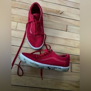 Vans Grade School Off The Wall red sneakers
